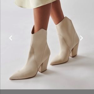 Dolce Vita Nestly Booties